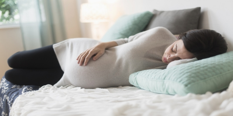Nằm mơ thấy có bầu đánh con gì?